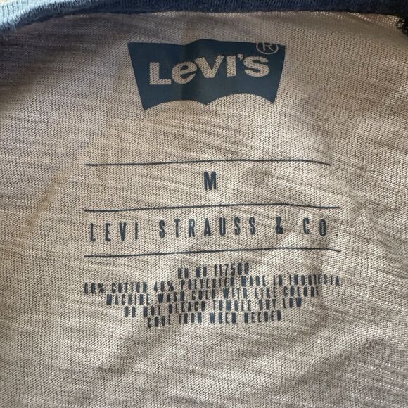Levi Strauss & Co. Baseball Style T-Shirt Size Medium - Picture 12 of 15